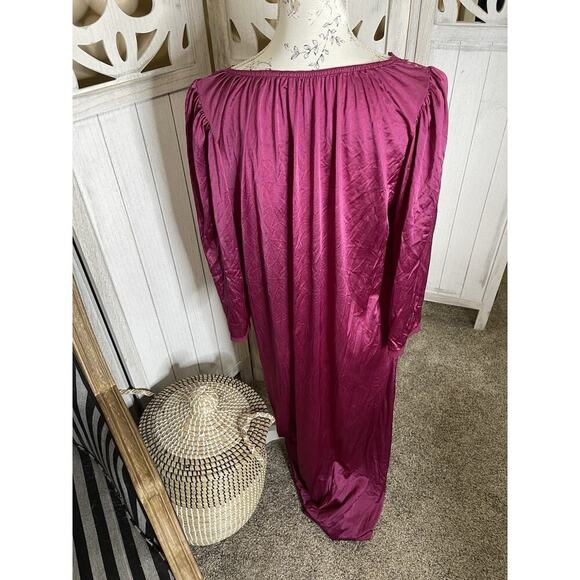 Vintage Miss Elaine Nightgown Silky Burgundy Soft Nylon Lace Made USA Sz Small - Picture 3 of 7